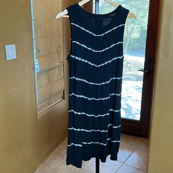 T&S by Thread & Supply Ladies Tie Dye Sleeveless Black White Size Large - Picture 8 of 10